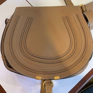 Chloé
Marcie Medium Leather Crossbody